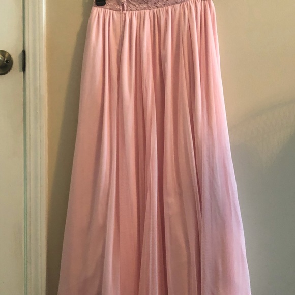 Dresses, Dresses & More Dresses. - Picture 4 of 16